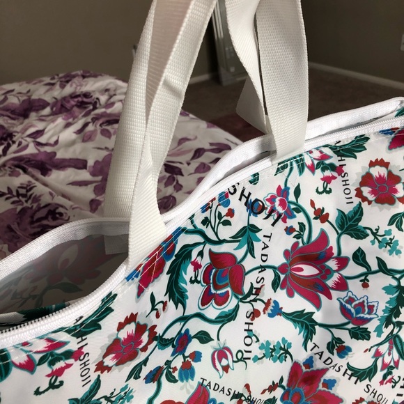 TadashiShoji reuse able tote - Picture 5 of 7